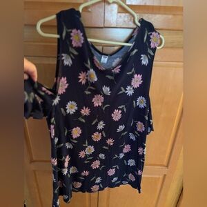 Old Navy Cold Shoulder Top XXL